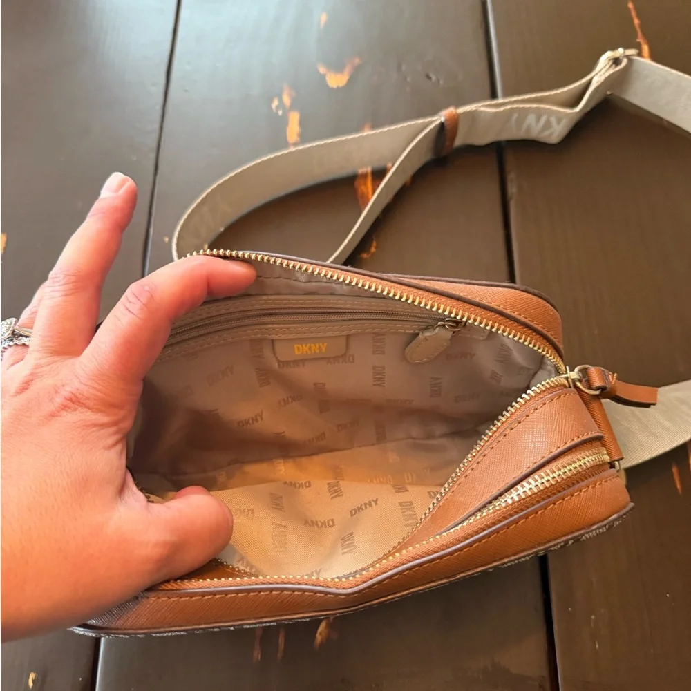 DKNY Brown and Cream Crossbody Bag - Picture 7 of 8